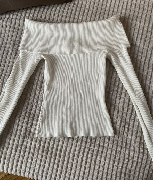 Бяла блуза с паднали ръкави