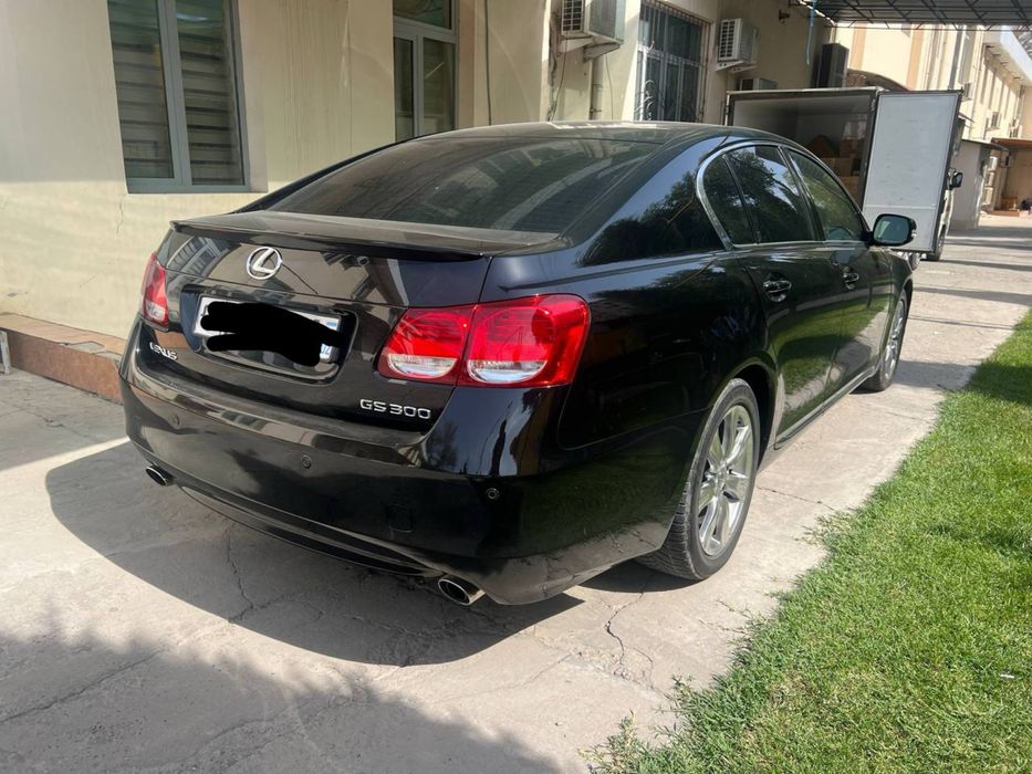 Lexus GS300 sotiladi