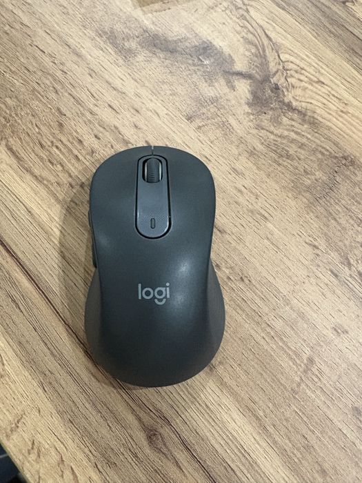 продаю компьютерную мышку logitech M650L