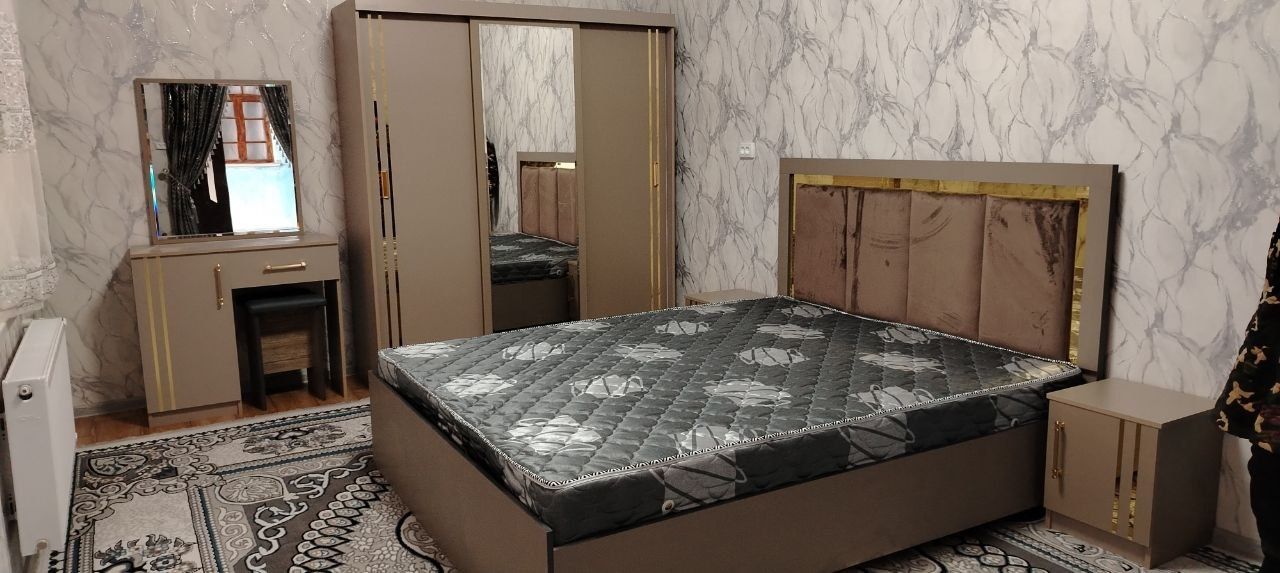 Спальный гарнитур