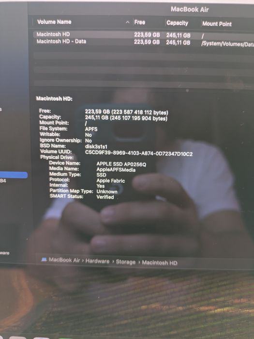Лаптоп Macbook Air M1 256GB / 8GB RAM / 97% battery - 53 cycles