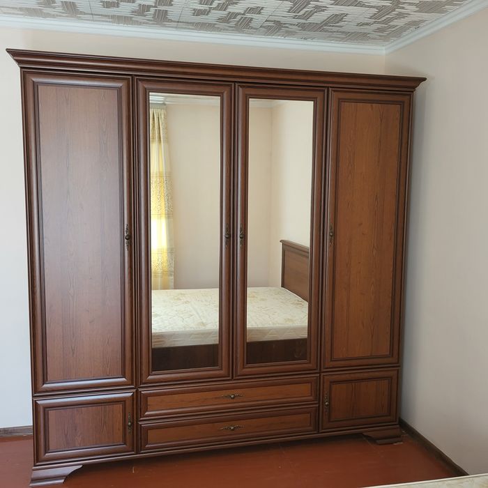 Двуспальная кровать