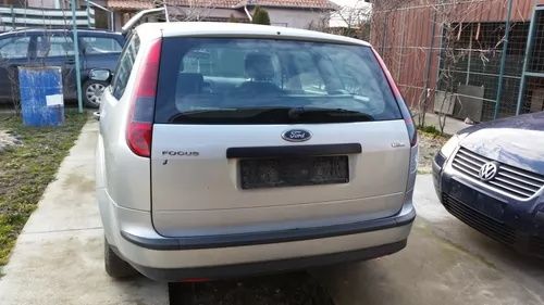 Dezmembrez ford focus 1.6   109 cai