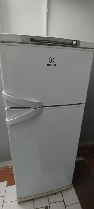 Холодильник INDESIT