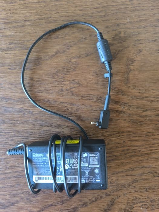 Încărcător/Adaptor Acer funcțional complet