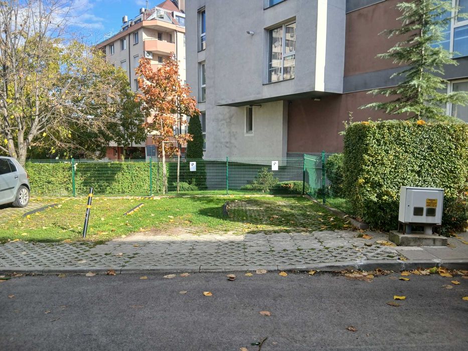 Паркоместа под наем