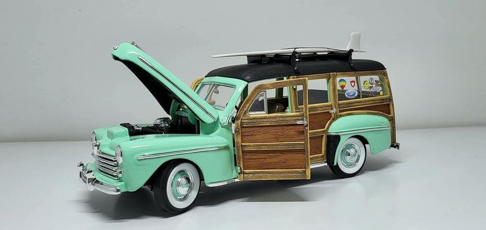 Machetă Ford Woody 1/18 Signature