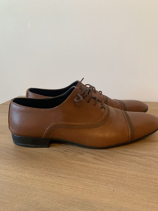 Pantofi de piele eleganti