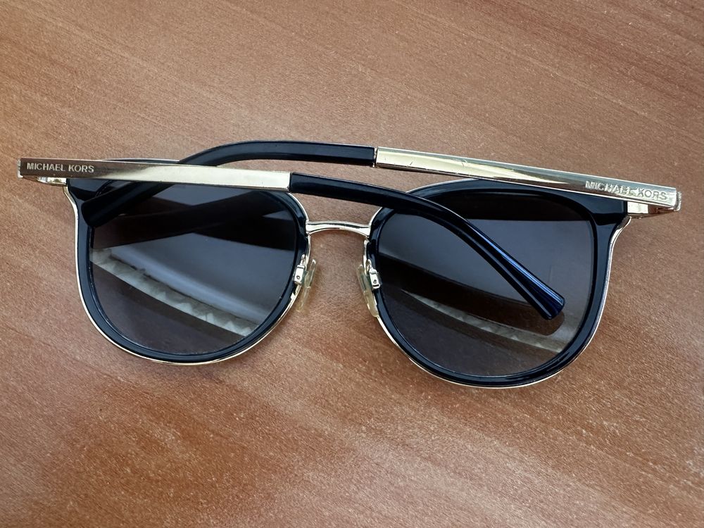 Sunglasses Michael Kors Adrianna i MK 1010 (110011)