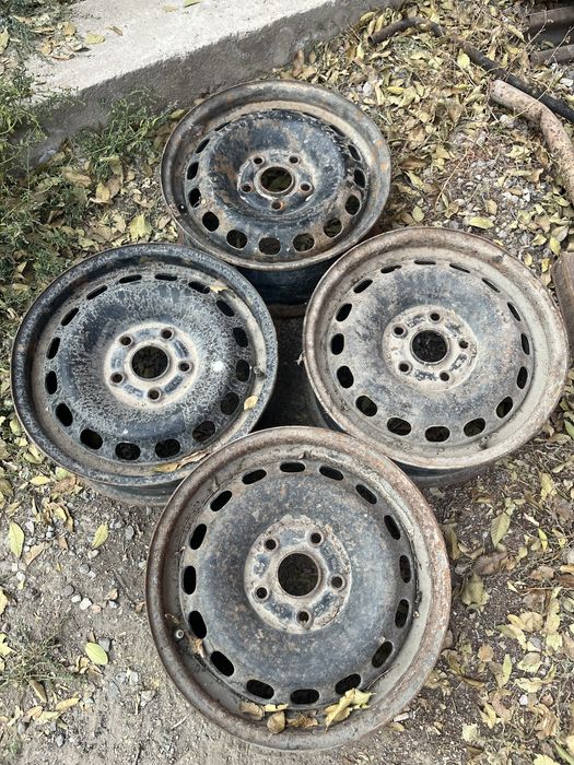 Штампованные диски R15