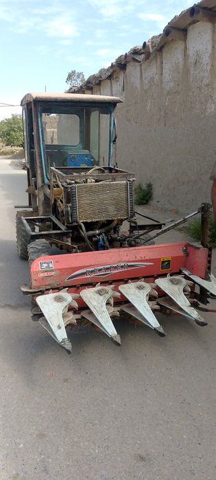 taraktor yuribturibdi
