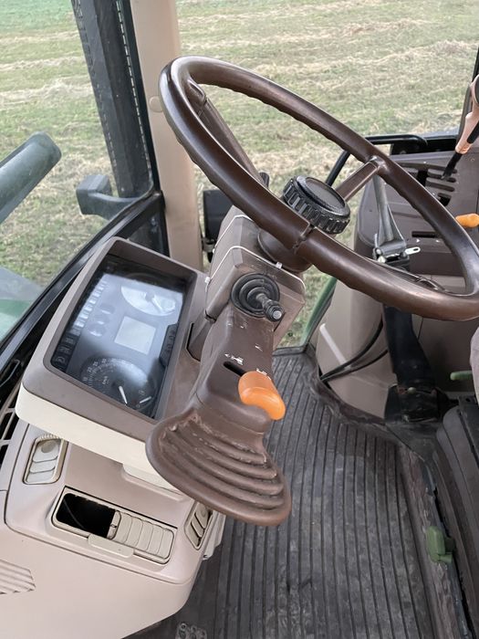 John deere 6610 cu incarcator frontal
