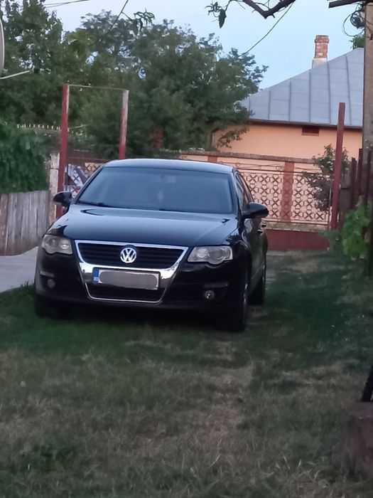 Vând Volkswagen Passat B6