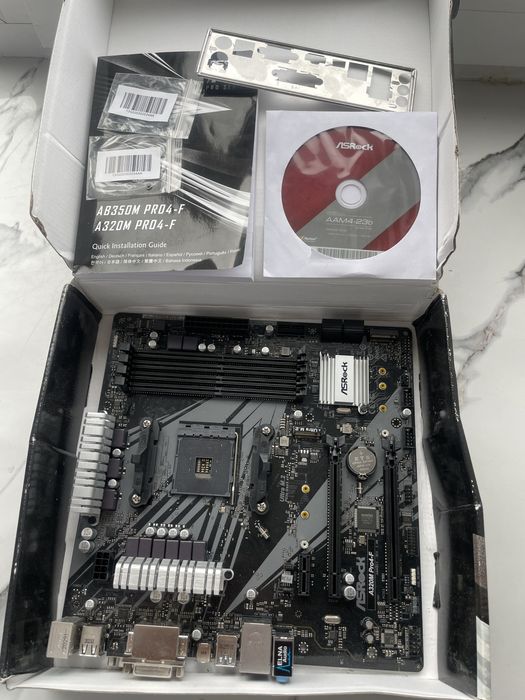 Материнская плата ASRock