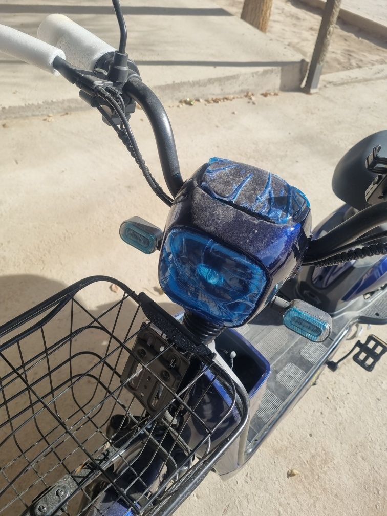 Elektor skuter sotiladi !