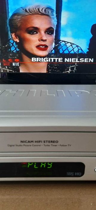 video recorder PHILIPS nicam hi-fi stereo