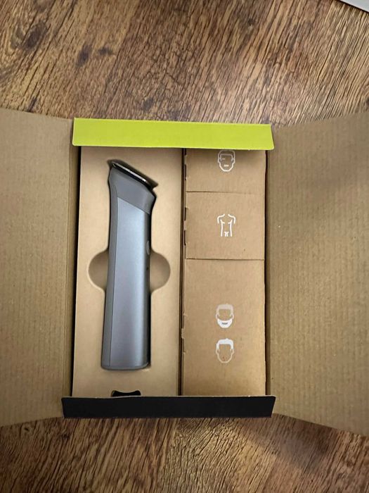 Aparat de tuns multifunctional 11 in 1 PHILIPS Multigroom Series 5000