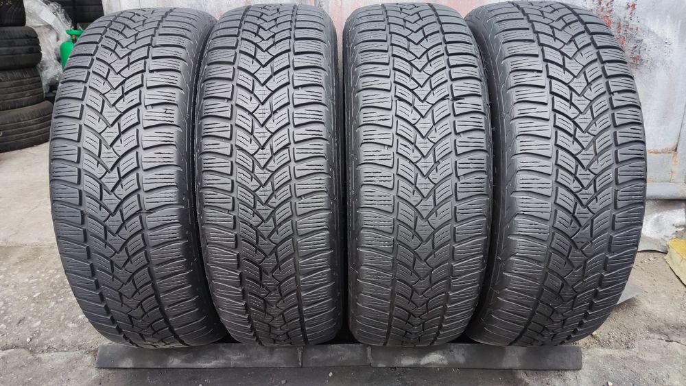 4бр зимни гуми 205/60/16 Esa Tecar
dot23
7мм
Добро състояние на гумите