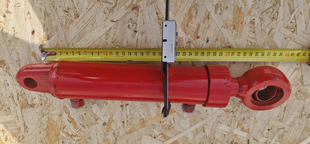 Cilindru hidraulic plug reversibil preț 400 lei se poate trimite prin