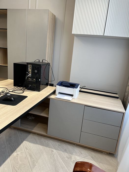 Продаётся мебель для офиса (БУ, в отличном состоянии)