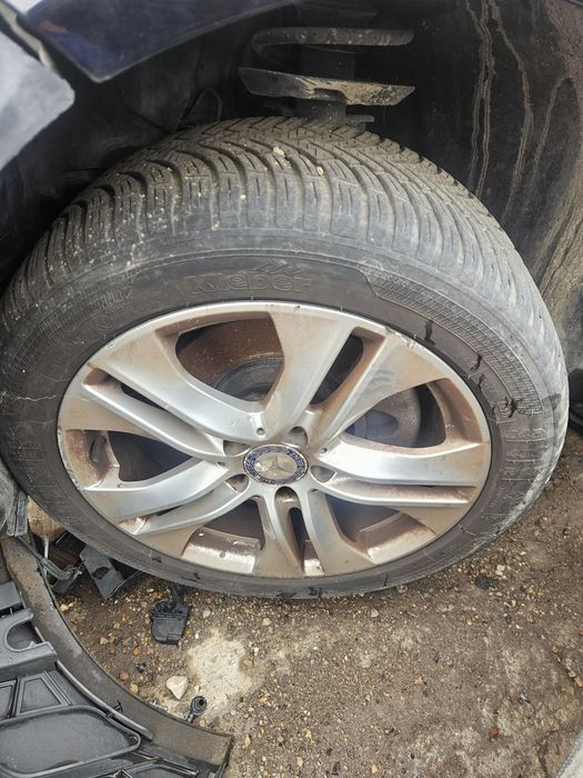 Лети джанти с гуми за Mercedes E klasa 2011god 245/45/17