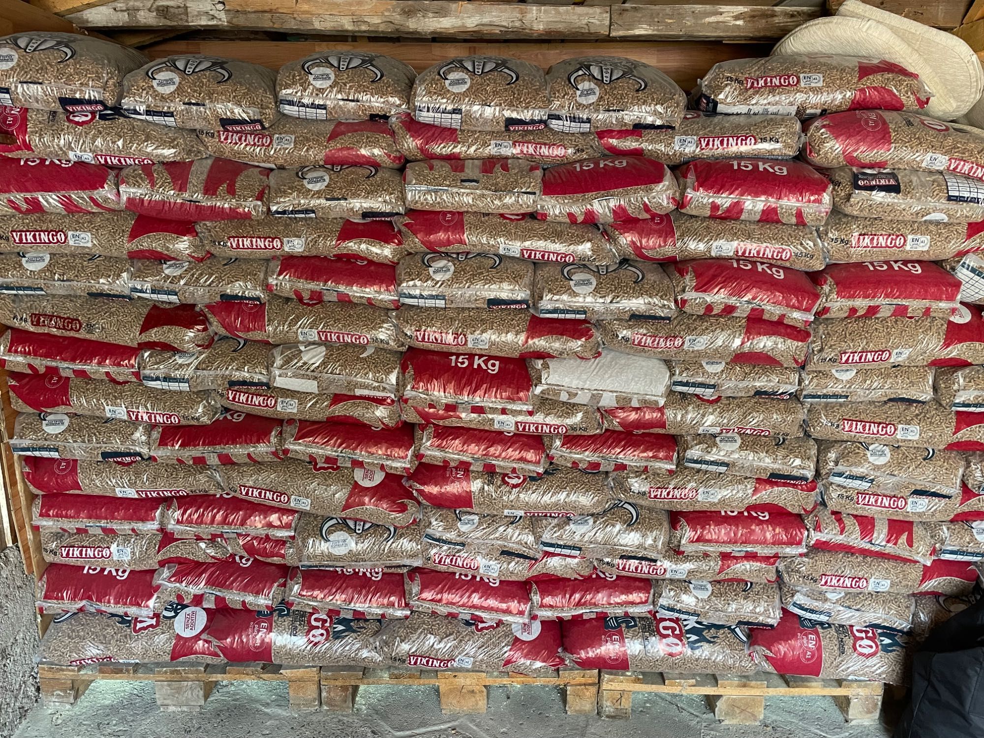 Продавам пелети по 15кг 3 тона