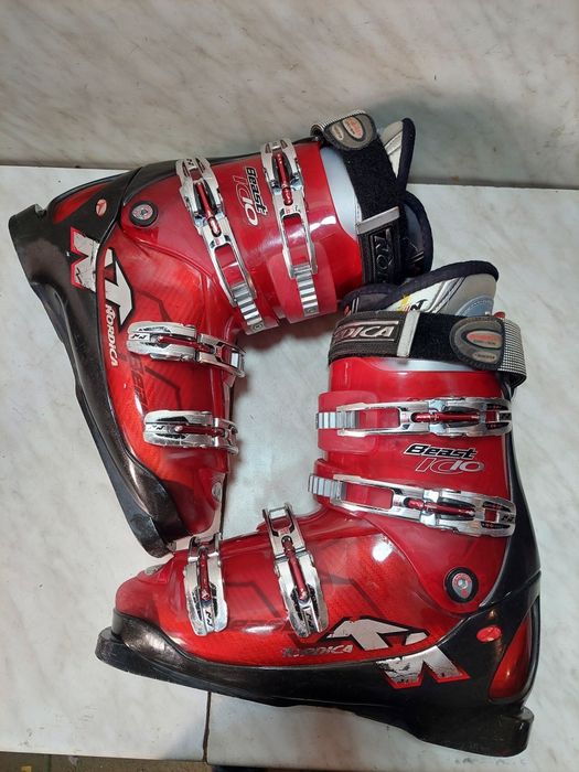 Clapari ski schi Nordica mondo 29-29,5 corespunde mărimii 43,5-44,5