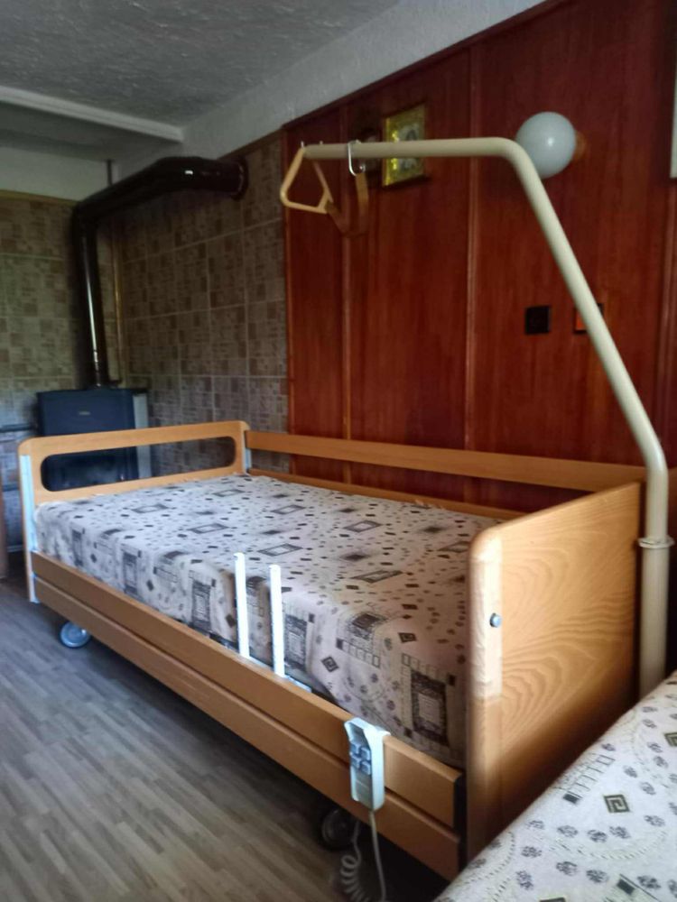 Електрическо болнично легло