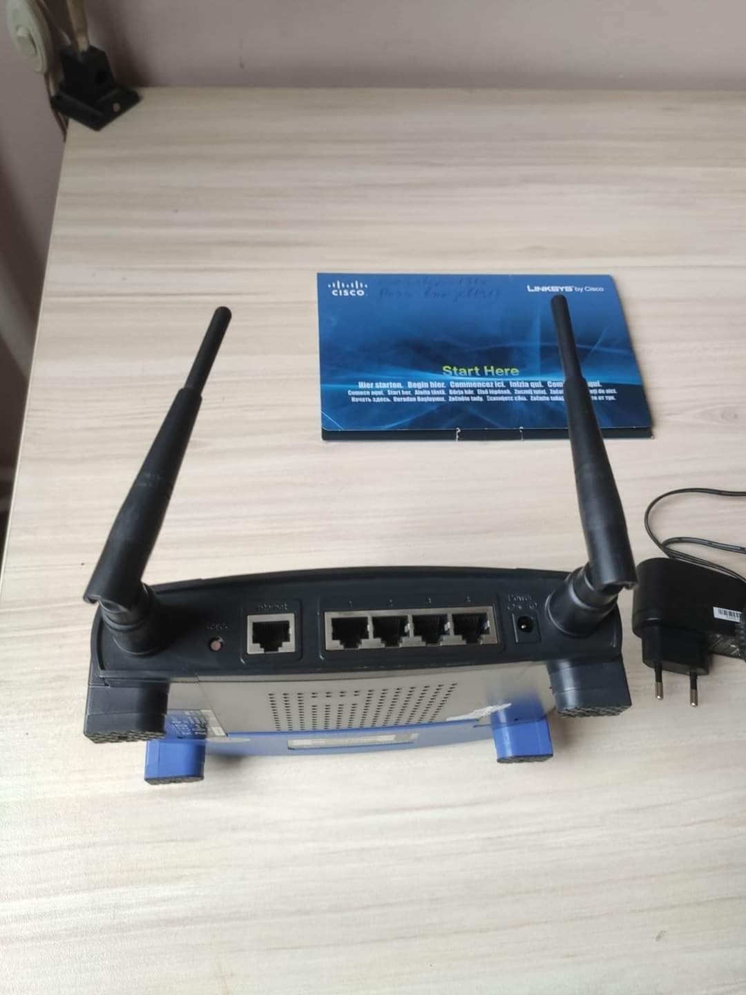 Рутер Linksys WRT54GL
Всичко по рутера рабо