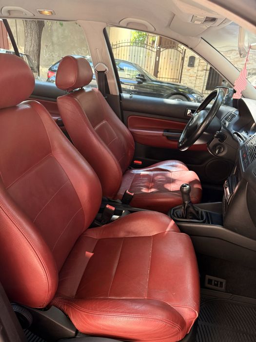 Golf 4 cu interior din piele