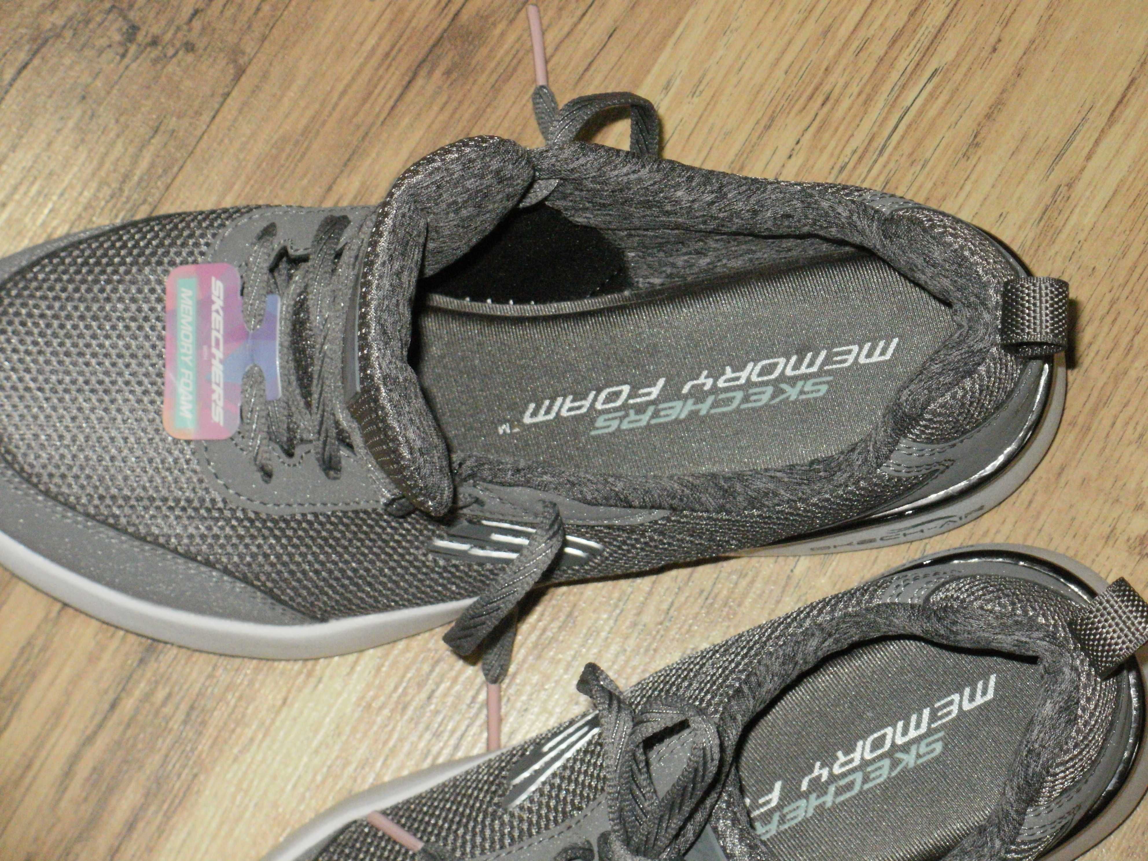 Skechers оригинални детски нови 36,5