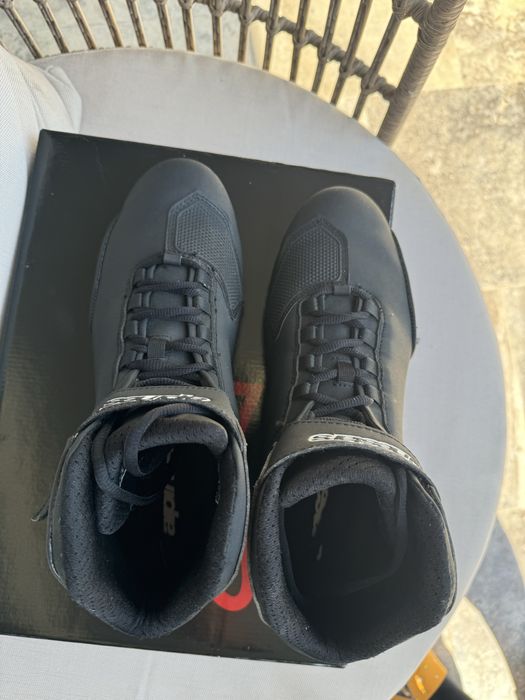 Ghete moto alpinestars sektor 43 nu raspund la mesaje