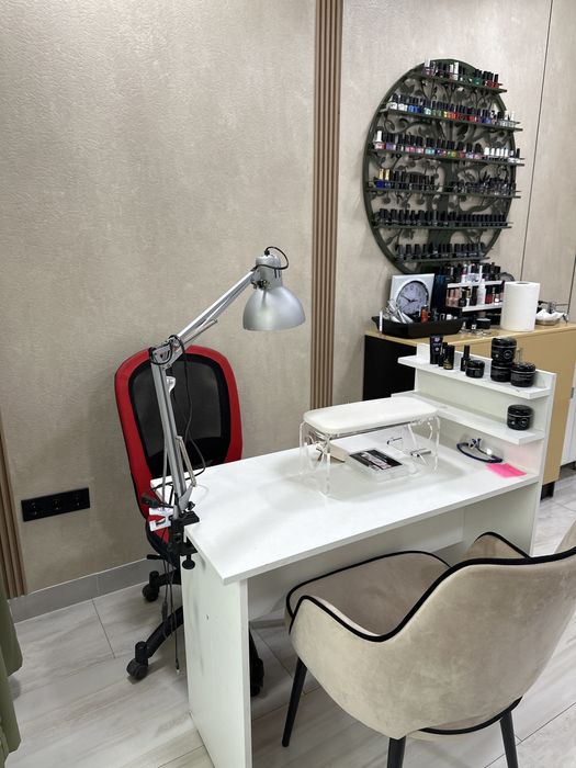 Сдаются места в салоне красоты , для мастеров маникюра , парикмахеров