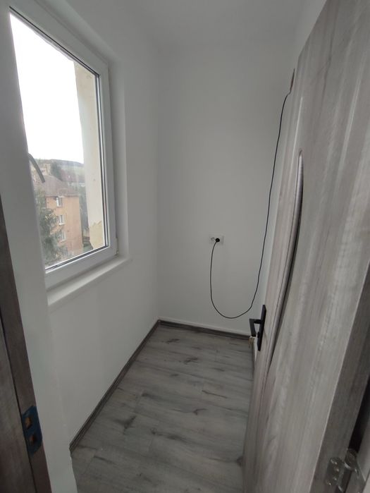 Vand apartament  2 camere