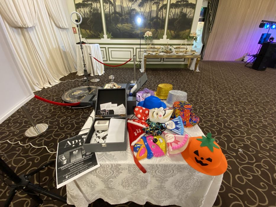 Cabina foto Photobooth Oglinda Magica Nunti Botezuri Majorat Petreceri