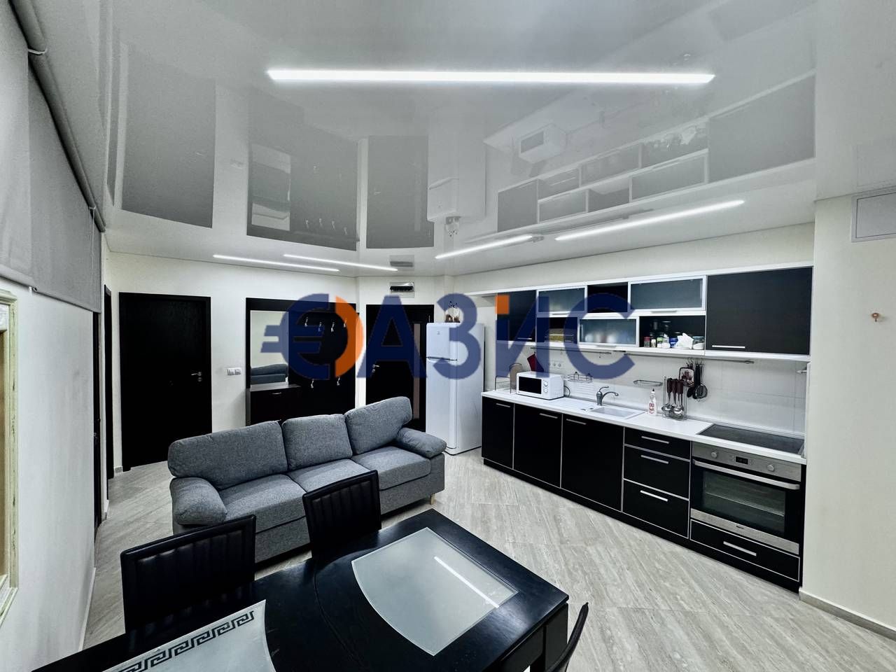 Продава се Тристаен апартамент в Свети Влас - 100 кв.м за 1500 €/кв.м - Снимка #3
