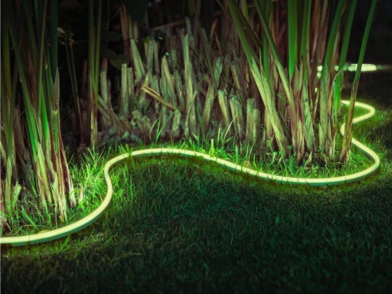 Banda LED RGBW pentru exterior Philips Hue