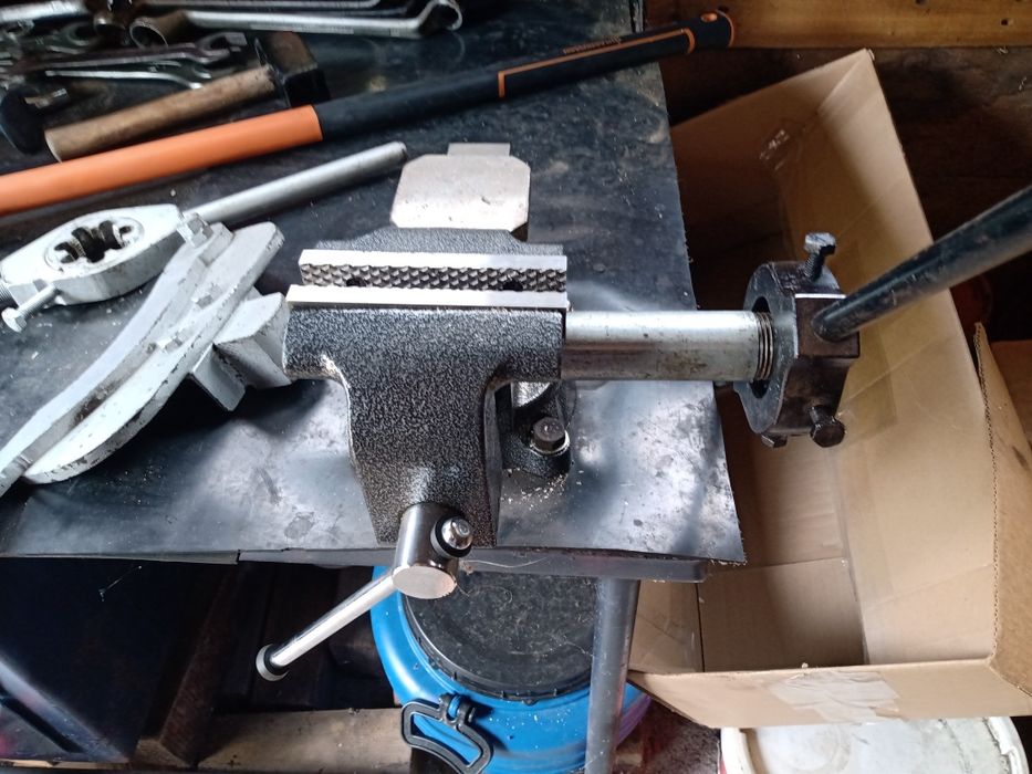 Vand banc,masa,menghina,filiere apa gaz,ghilotina,nicovala,compresor