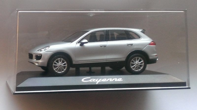 Macheta Porsche Cayenne MK2 Facelift 2014 - Minichamps 1/43