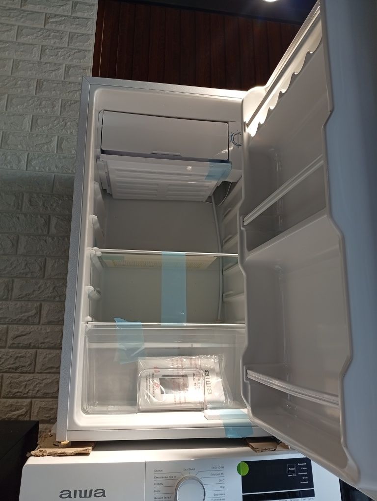 Mini holadilnik 90 litr