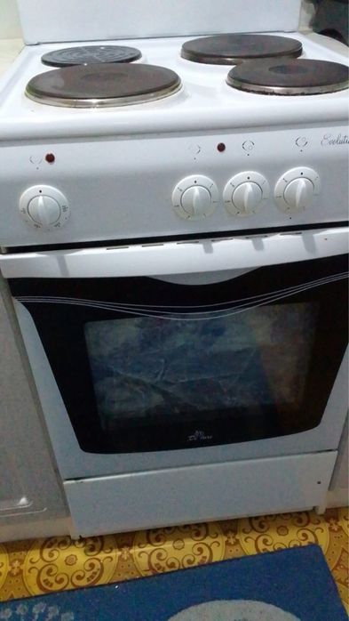 Продам электро плиту