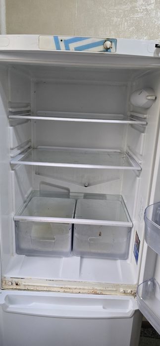 Холодильник Indesit