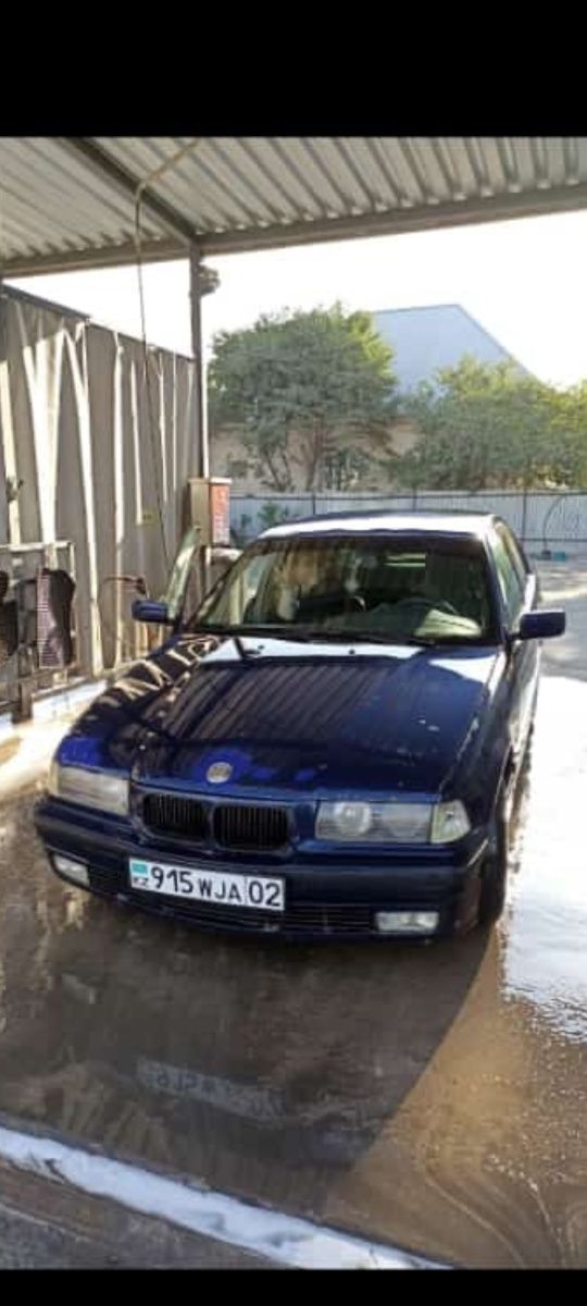 BMW-E36 объём 2500 куб.см машина на ходу ремонт по кузову по желанию.