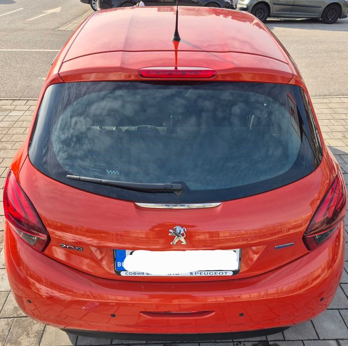 Peugeot 208, 1.2, Хечбек, един собственик