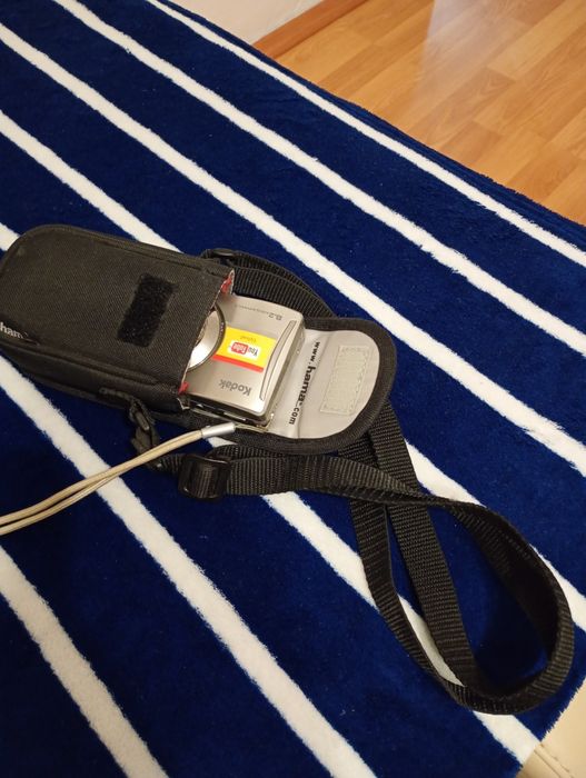 Vând aparat foto Kodak 8.2Megapixels nou