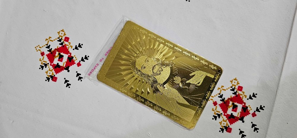 amuleta gen card aurita cu Mântuitorul Isus