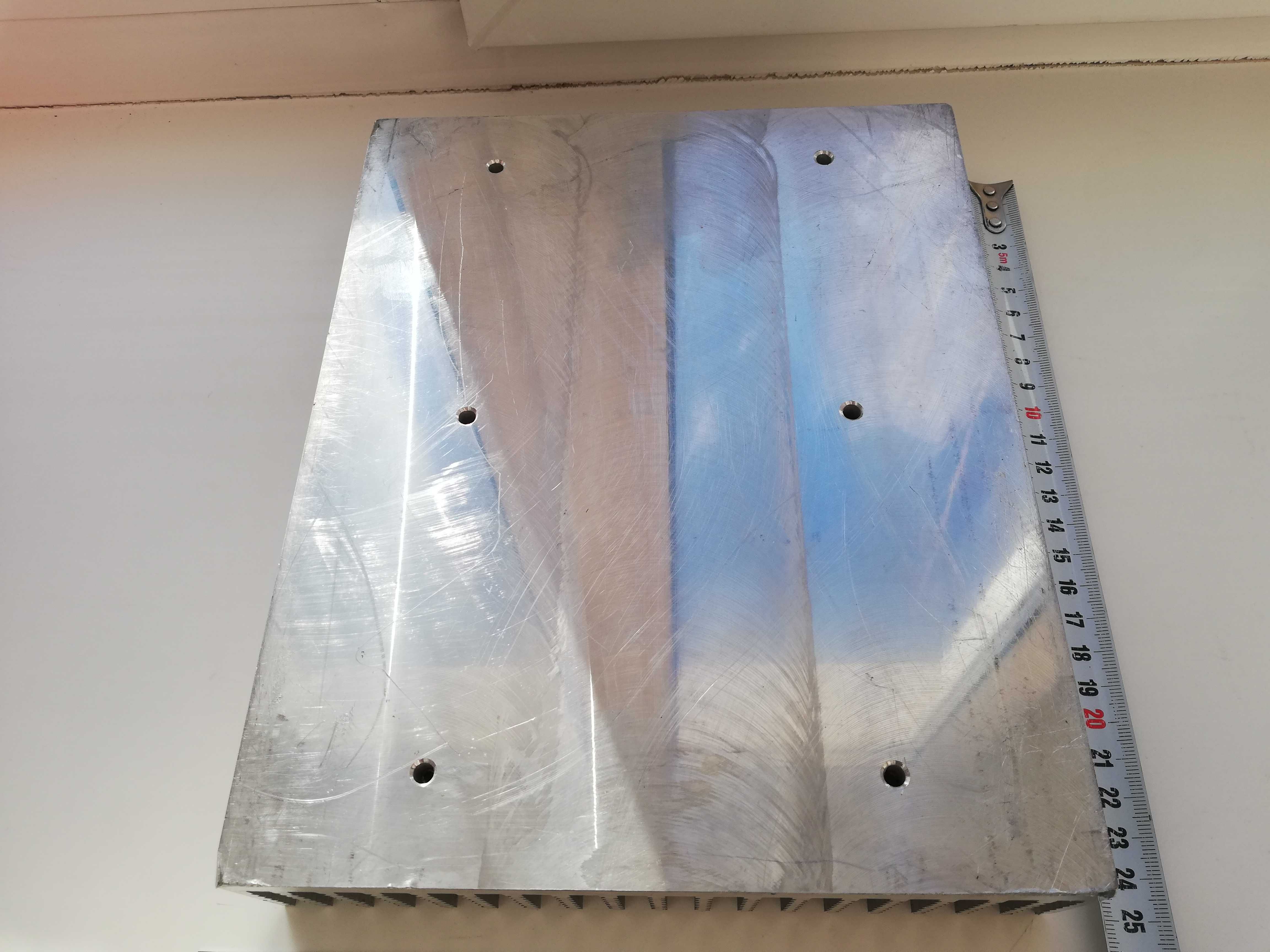 Радиатор 2.5 кг аллюминиевый для усилителя, мощных транзисторов