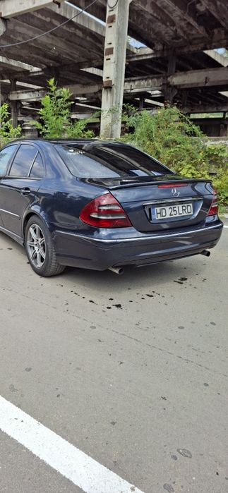 Mercedes E220 w211