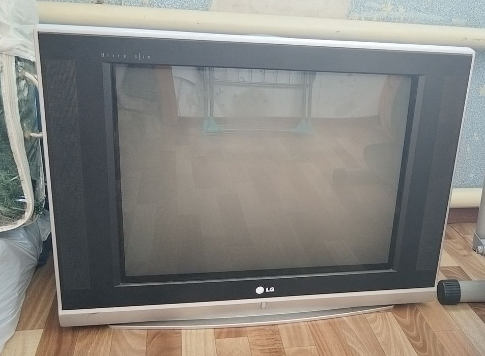 Продам телевизор