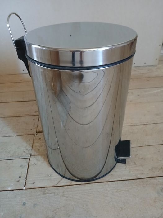 Мусорные ведра с педалью